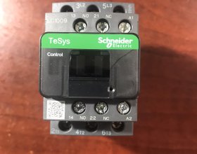 KHỞI ĐỘNG TỪ 3P 40A SCHNEIDER LC1D40AM7
