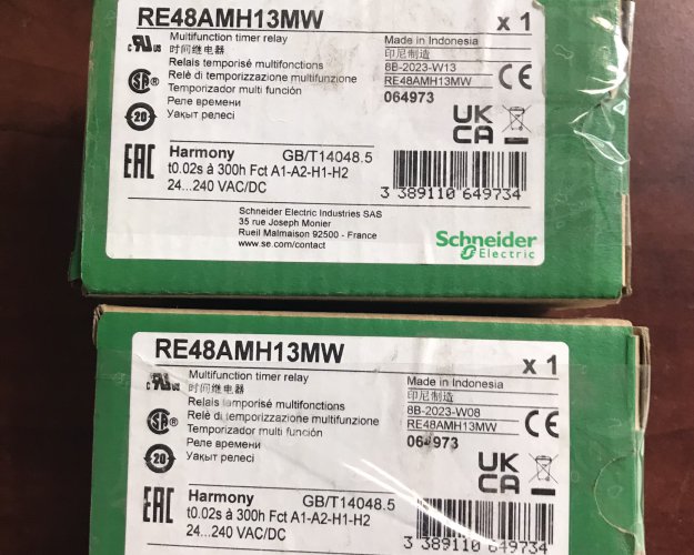 RƠ LE THỜI GIAN SCHNEIDER RE48AMH13MW